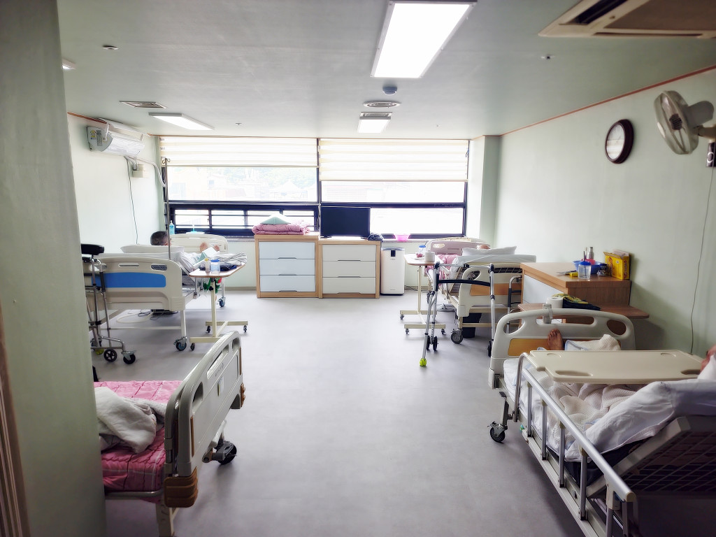 늘푸른 요양센터 이미지 5