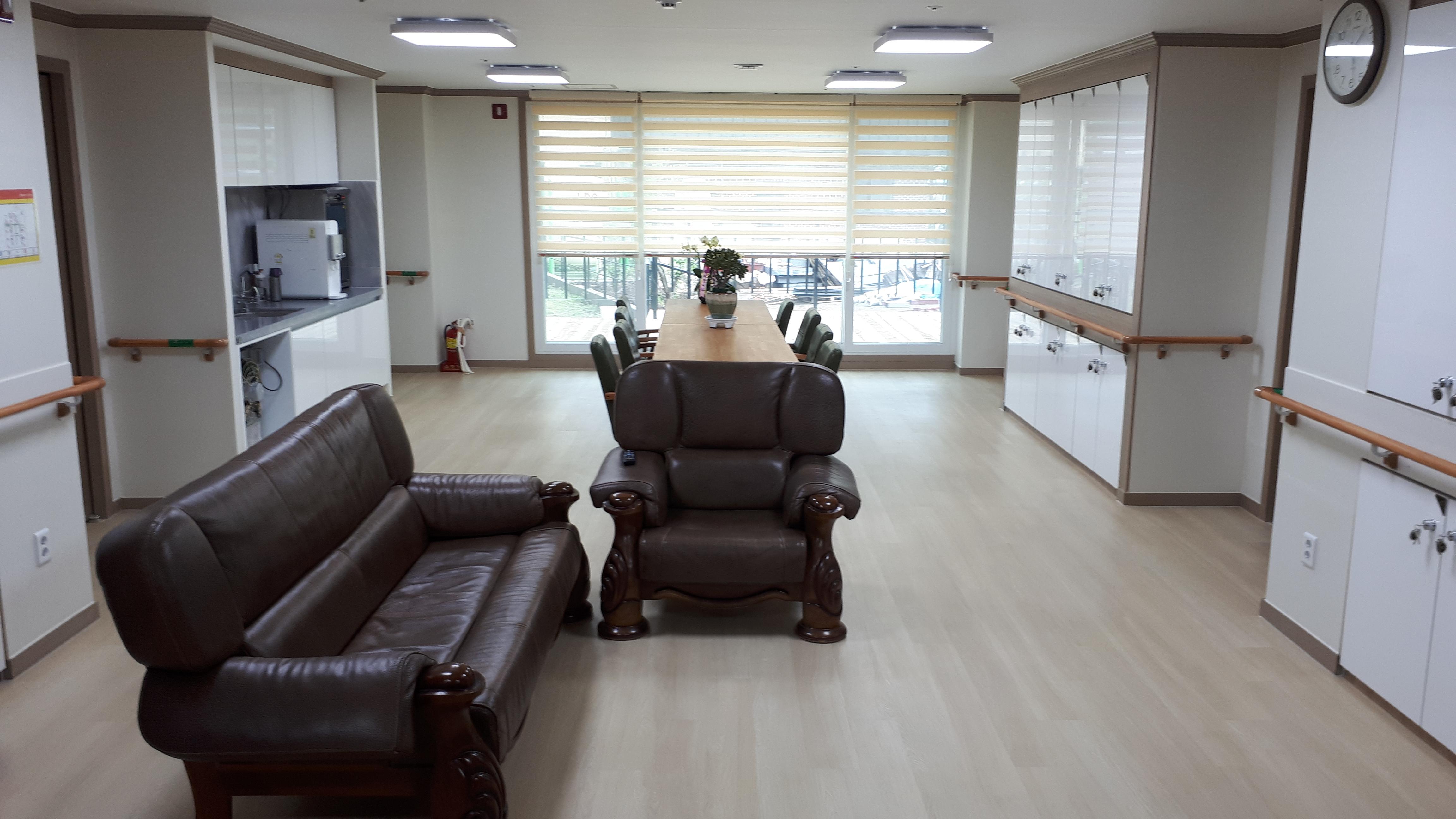 풀꽃사랑채 이미지 3