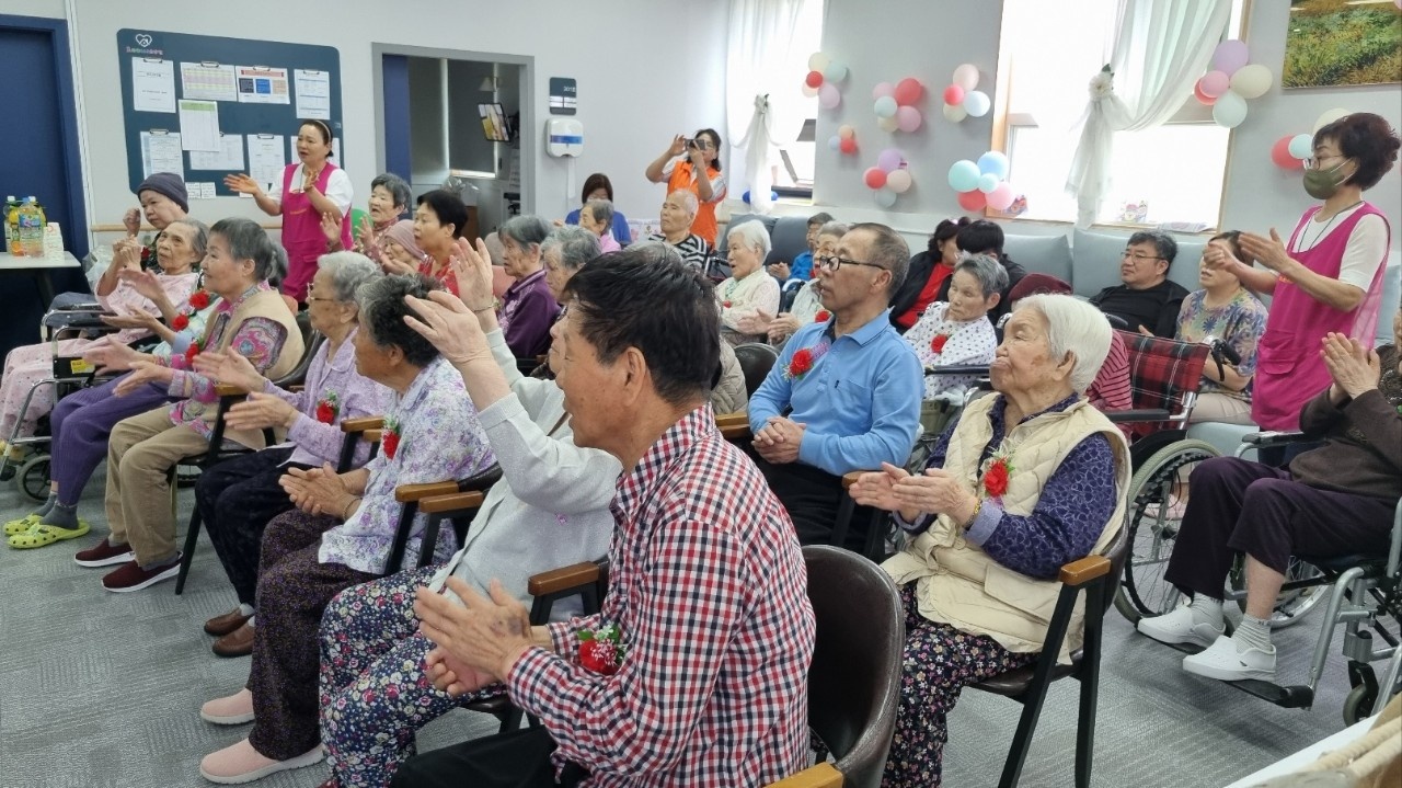 효마을365요양원 이미지 2