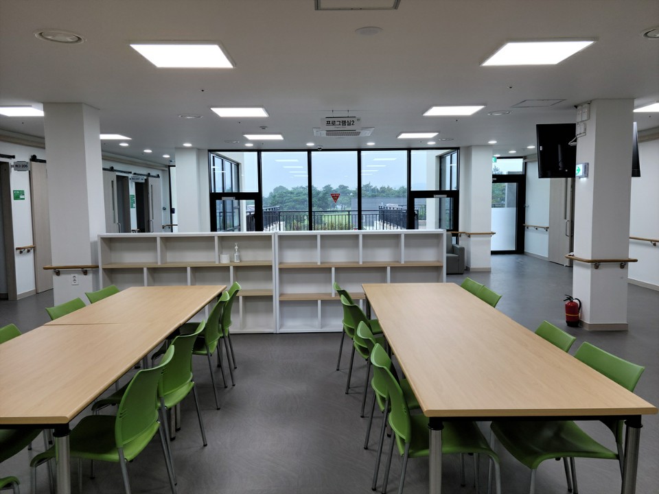 허그빌리지요양원 이미지 7