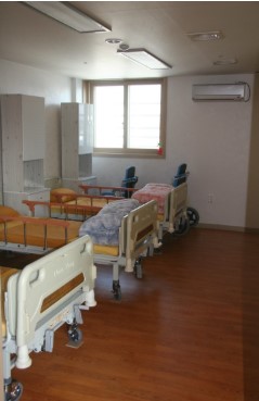 중앙노인요양원 이미지 2