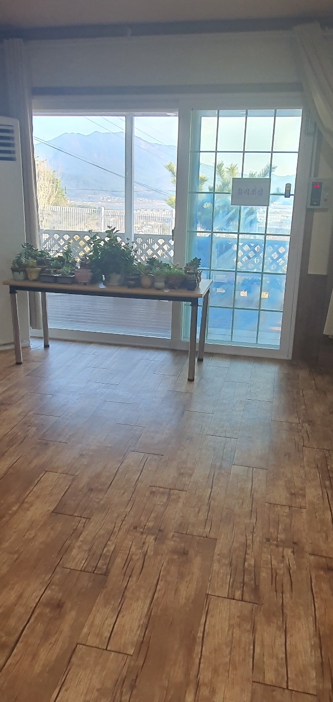 노인요양공동생활가정 영남실버 이미지 2