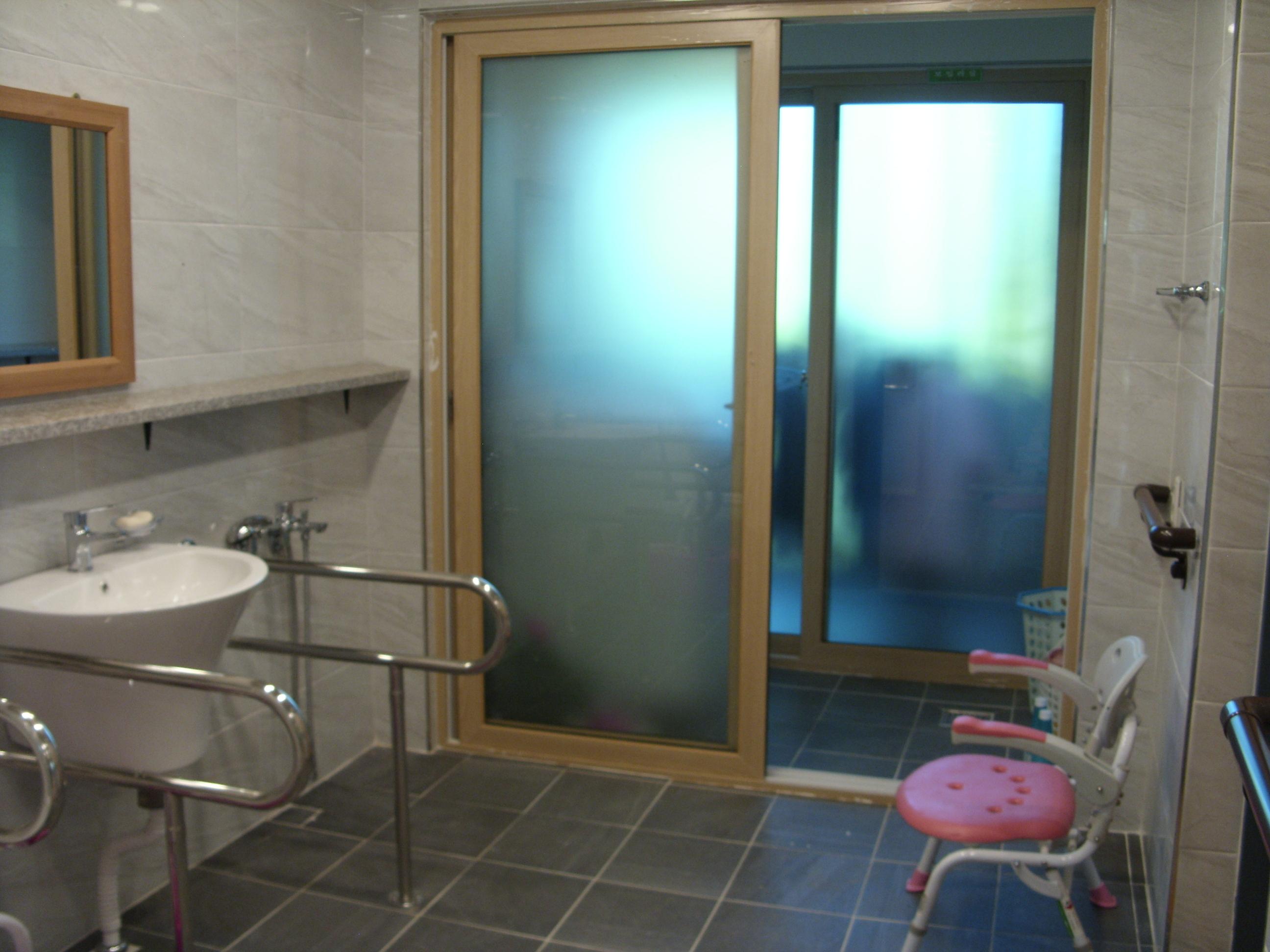 하늘빛 노인요양공동생활가정 이미지 4