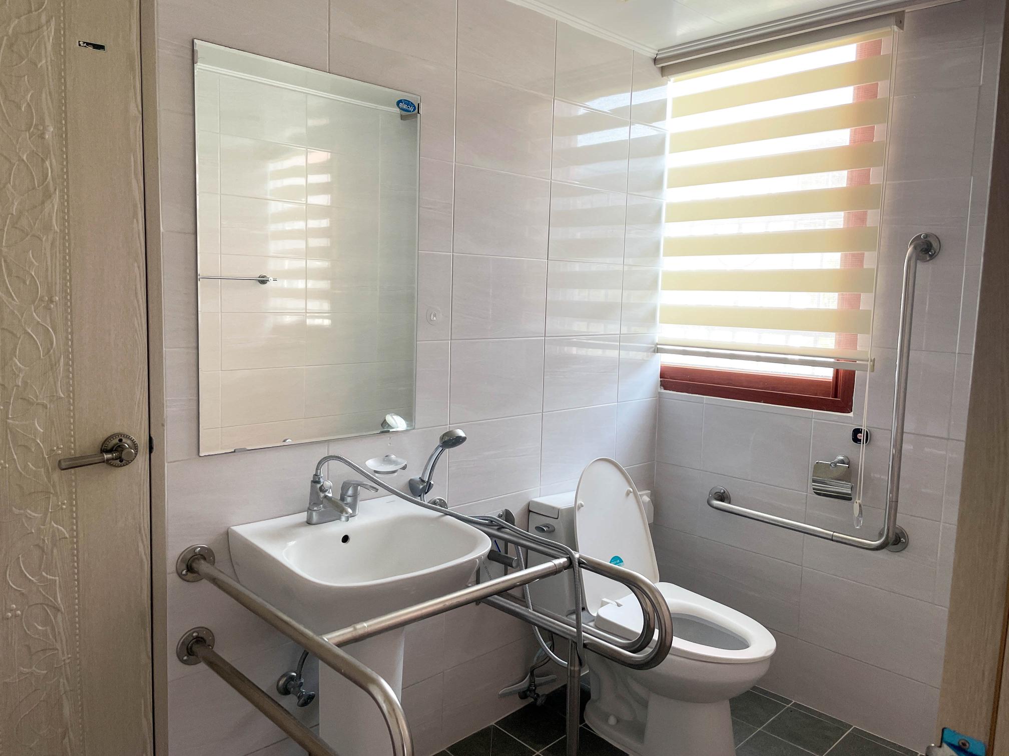 큰사랑요양원 이미지 8