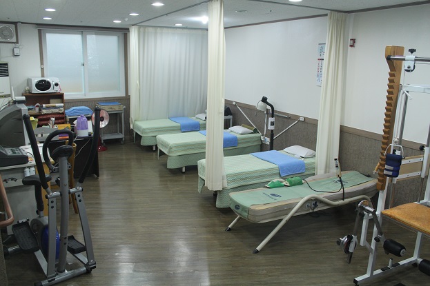 충청노인요양원 이미지 5