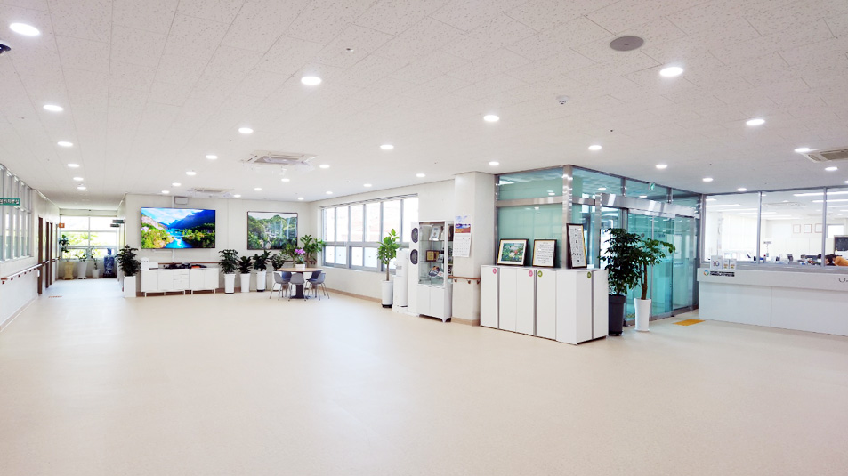 진해금강노인전문요양원 이미지 10