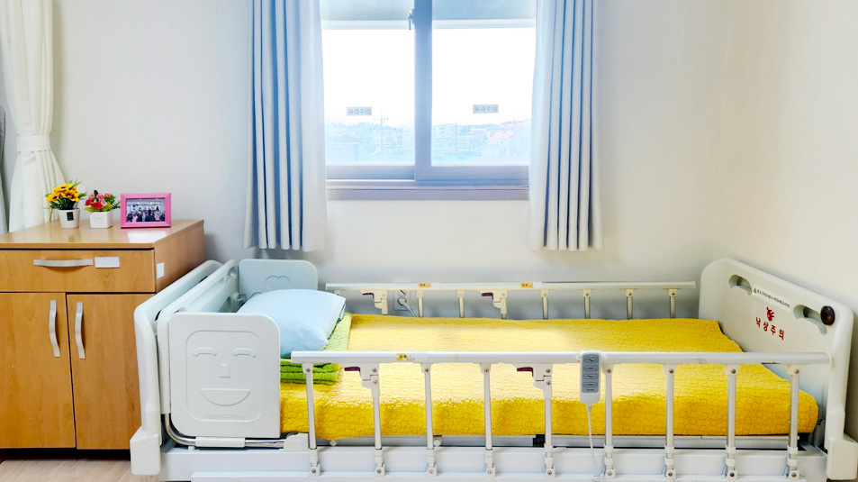 진해금강노인전문요양원 이미지 9