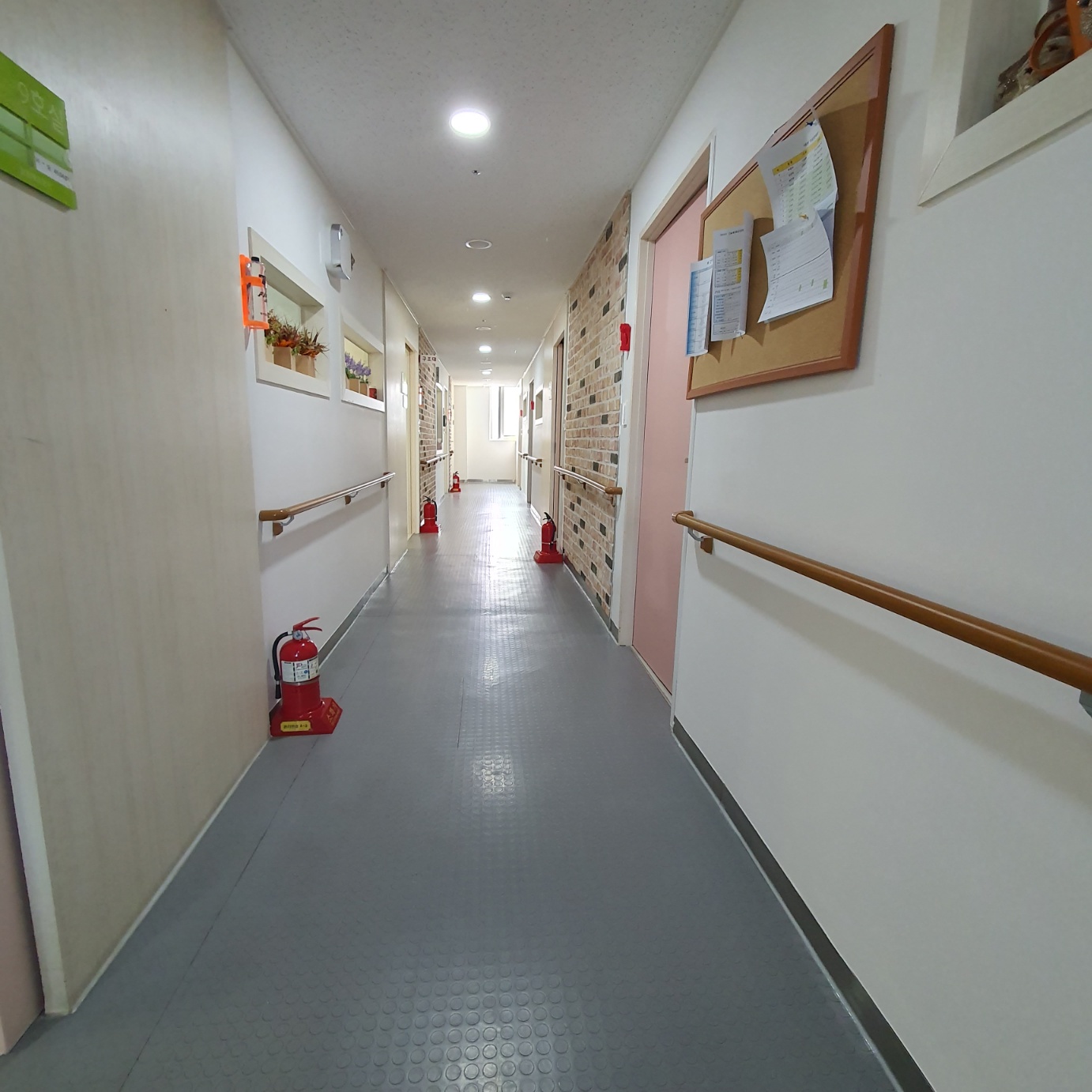 늘함께요양원 이미지 2