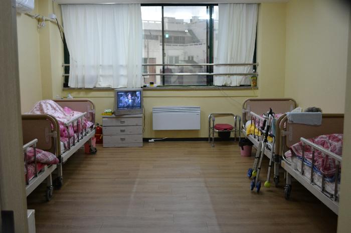 둥지노인요양공동생활가정 이미지 3