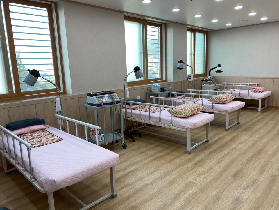 충청노인요양원 성안점 이미지 4