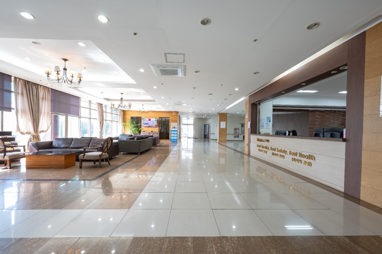 충주시노인전문병원 이미지 2