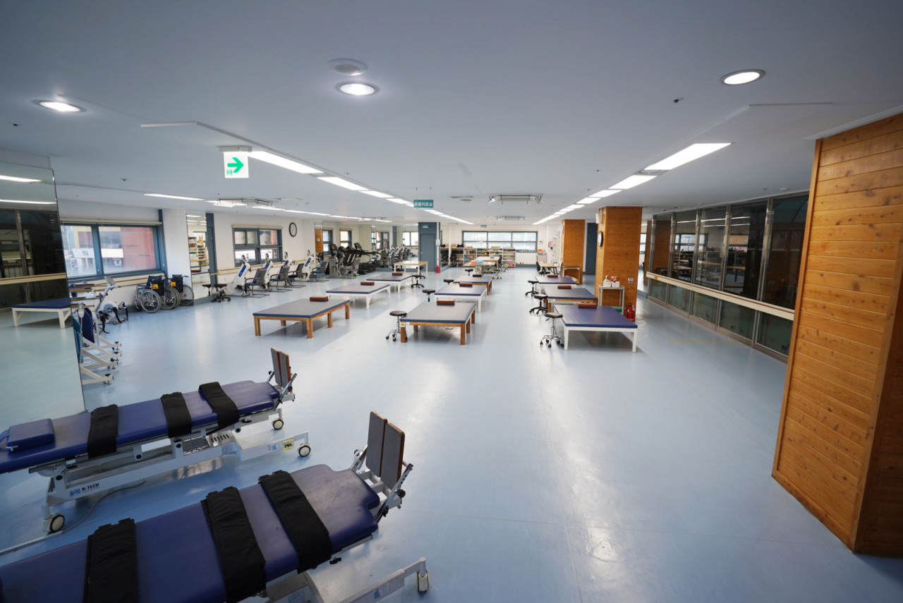 의료법인신화성의료재단 장유요양병원 이미지 3