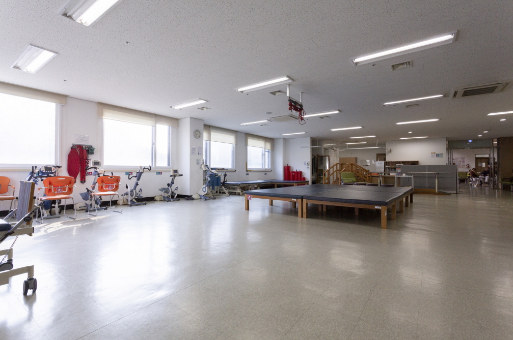 춘천시노인전문병원 이미지 3