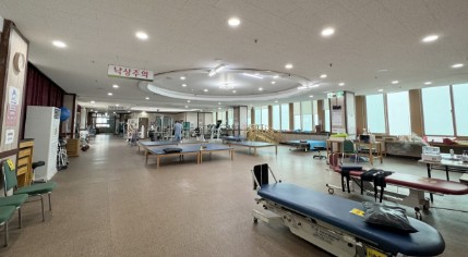 의료법인아람의료재단덕유산자연사랑요양병원 이미지 4